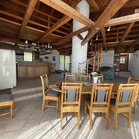 Spacious 3 Bedroom House With Heated Pool